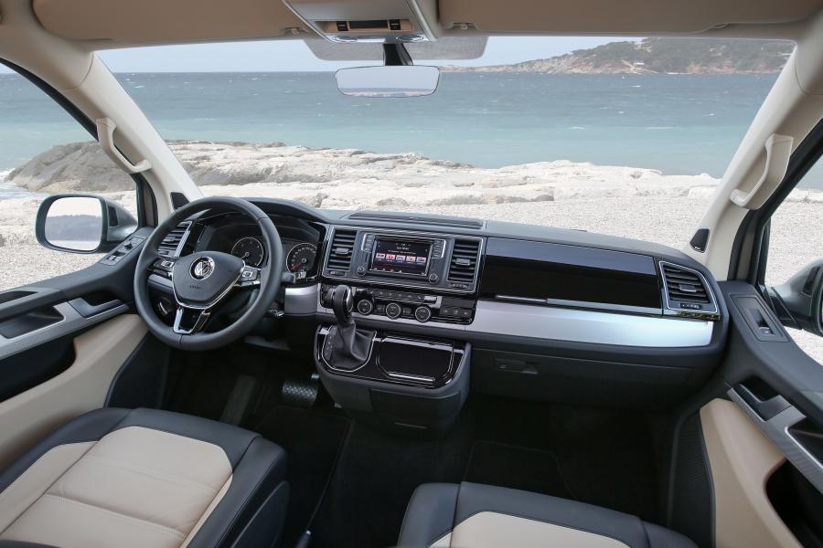  Volkswagen Multivan 2015 года  (фото 19 из 20)
